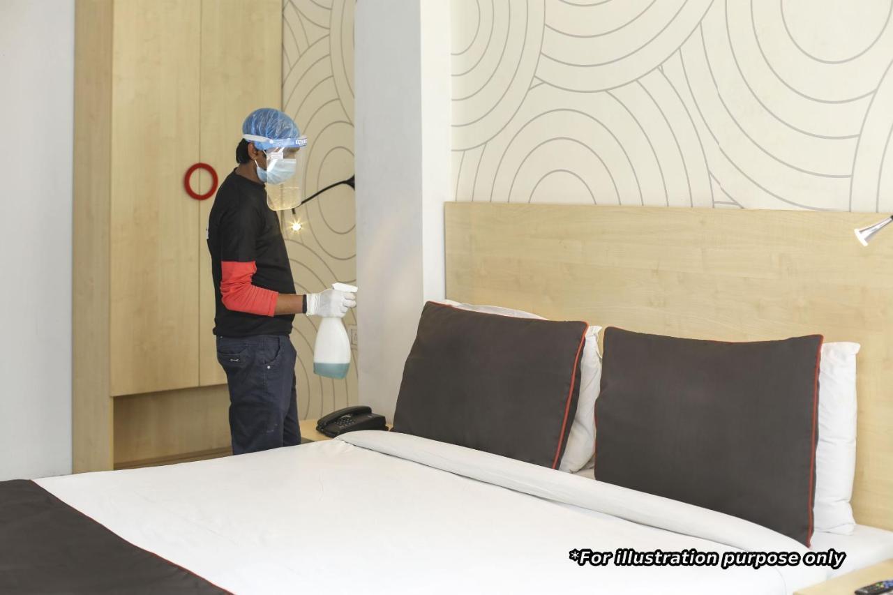 Collection O 12462 Hotel Shiv Inn Gandhinagar Bagian luar foto