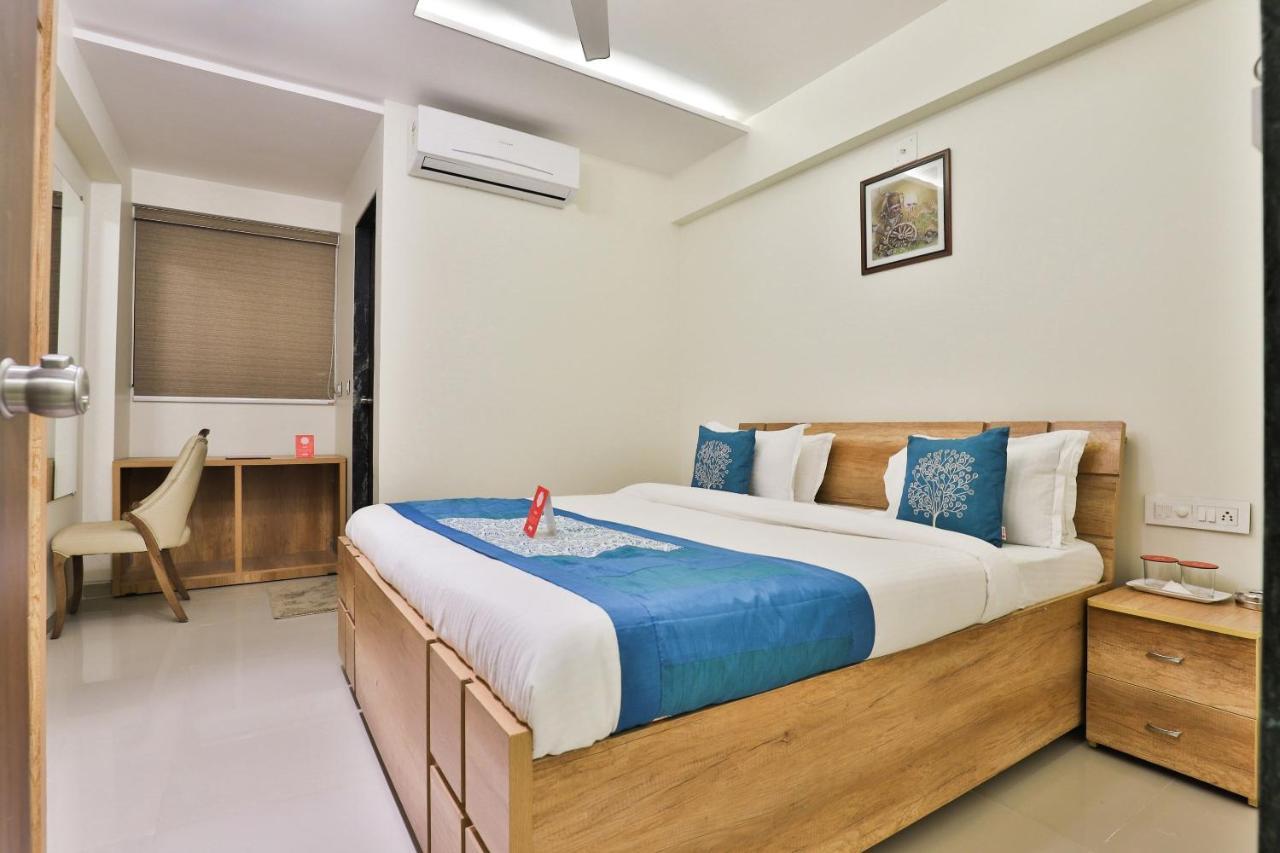 Collection O 12462 Hotel Shiv Inn Gandhinagar Bagian luar foto