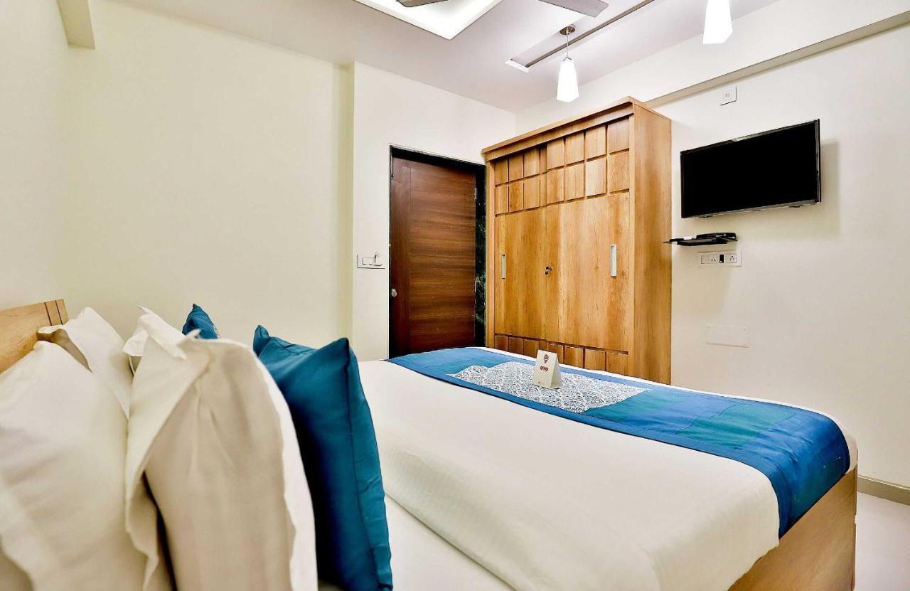 Collection O 12462 Hotel Shiv Inn Gandhinagar Bagian luar foto