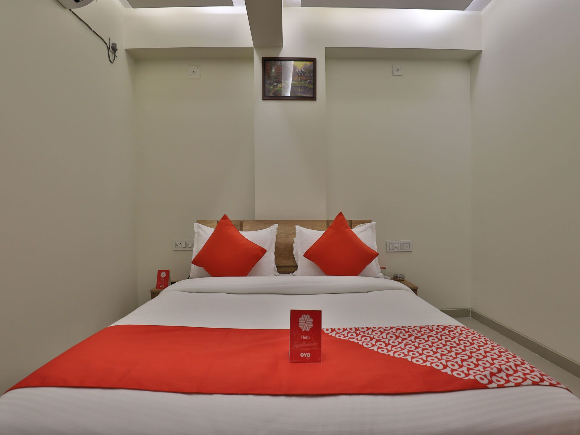 Collection O 12462 Hotel Shiv Inn Gandhinagar Bagian luar foto